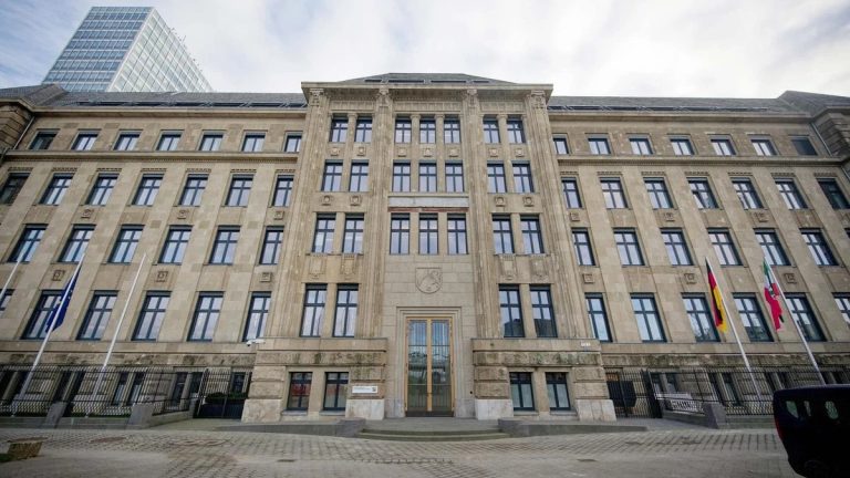 Ermittlungen zum Umbau der Staatskanzlei: Kein Bestechungsgeld – aber Fragen bleiben Ermittlungen zum Umbau der Staatskanzlei: Kein Bestechungsgeld – aber Fragen bleiben